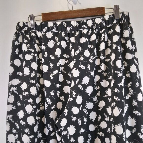 Vince Camuto Black and White Floral Wide Leg Pant Size 14 - Picture 9 of 12